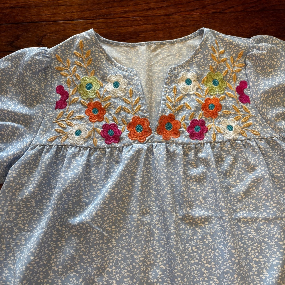 Womens Flower blouse size M - Picture 2 of 8